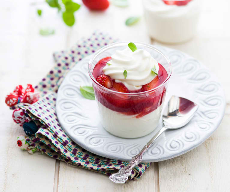 Mousse de chèvre, compotée de fraises