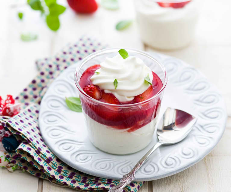 Mousse de chèvre, compotée de fraises