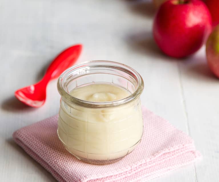 Papilla con cereales, fruta y leche