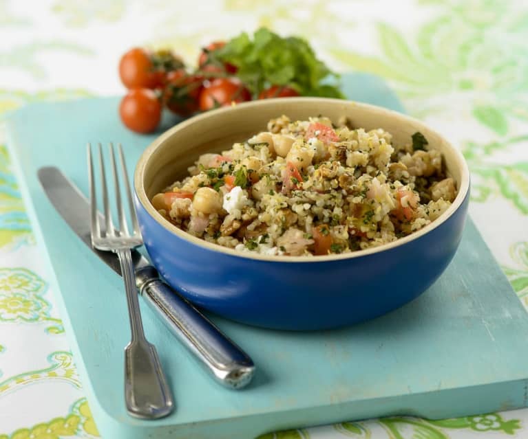 Salada de bulgur com requeijão e hortelã