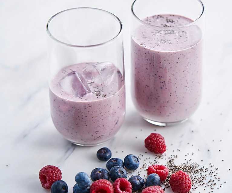 Batido de frutos vermelhos e aveia Batido de frutos vermelhos e aveia