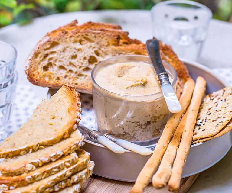 Tartinade de tofu fumé et noix de cajou Tartinade de tofu fumé et noix de cajou