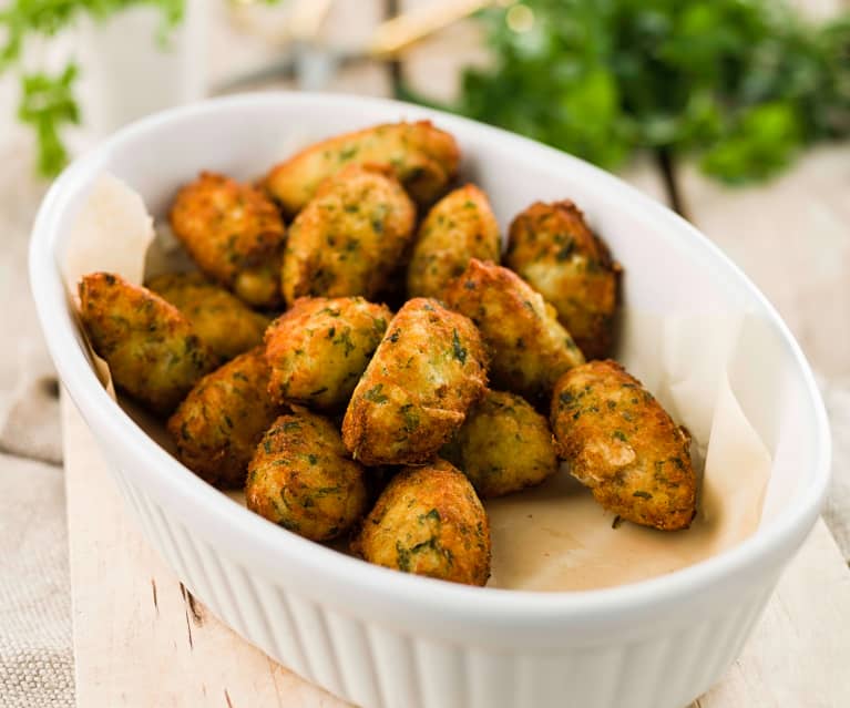 Buñuelos de bacalao y patatas