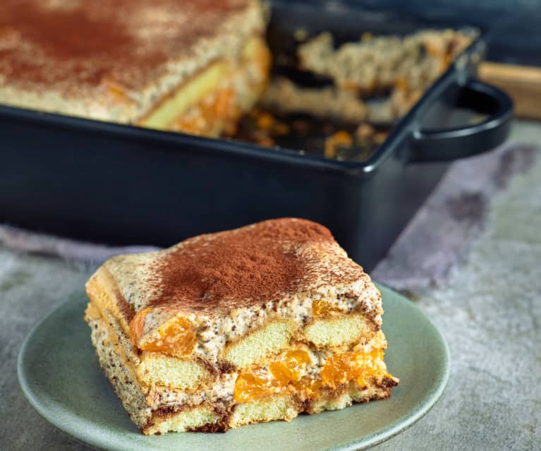 Stracciatella-Tiramisu mit Zimt und Mandarinen