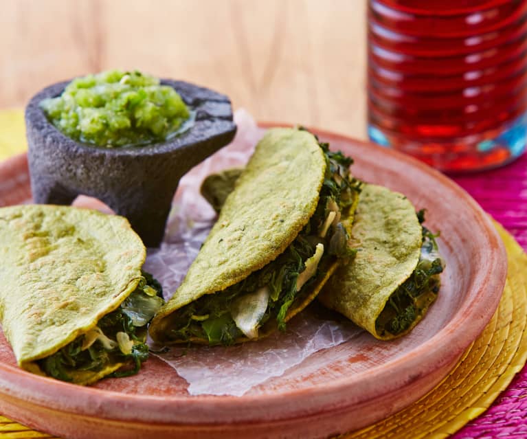 Quesadillas de quelites al comal