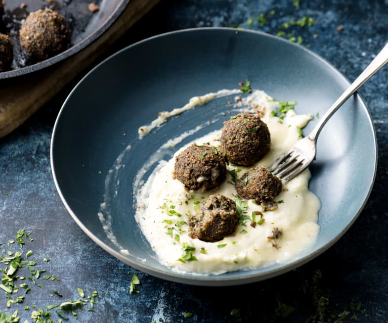 Polpette di lenticchie e funghi con purè di cavolfiore