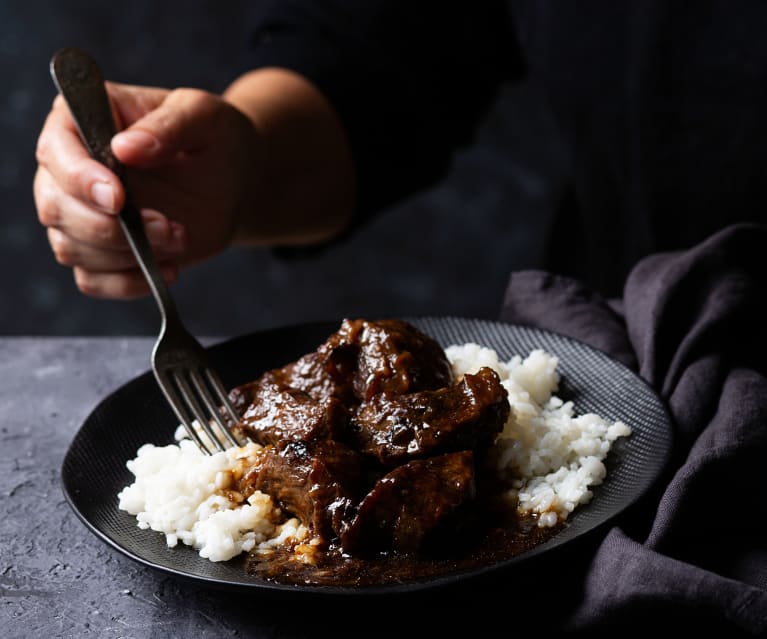 Carrilleras de ternera en salsa de cerveza negra y arroz blanco (Cocción lenta)