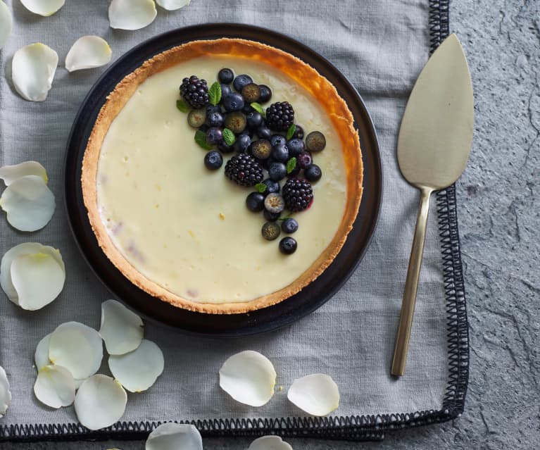 Tarte de limão com mirtilos e amoras