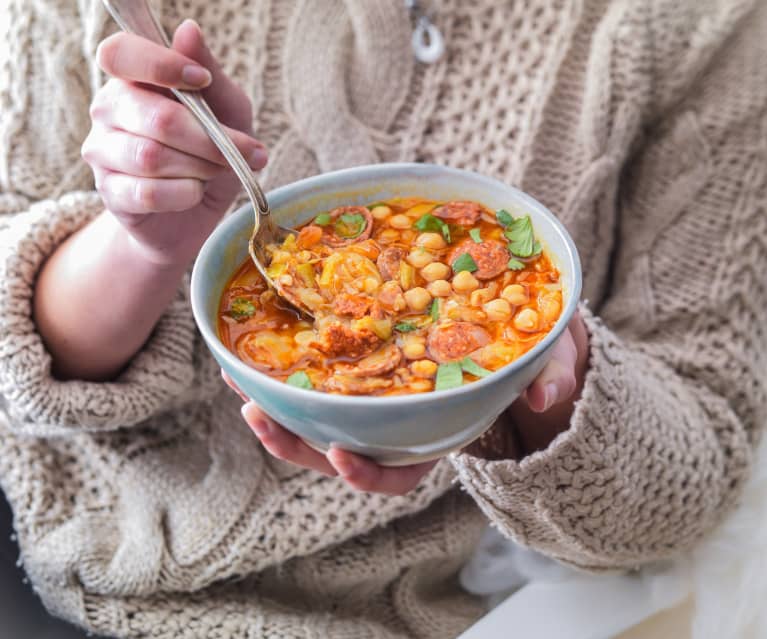 Soupe complète aux pois chiches, poireau et chorizo