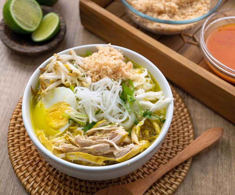 Soto Ayam (Turmeric chicken soup)