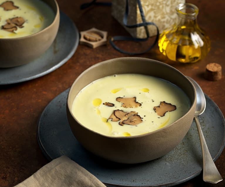 Getrüffelte Erdäpfelsuppe (vegan)