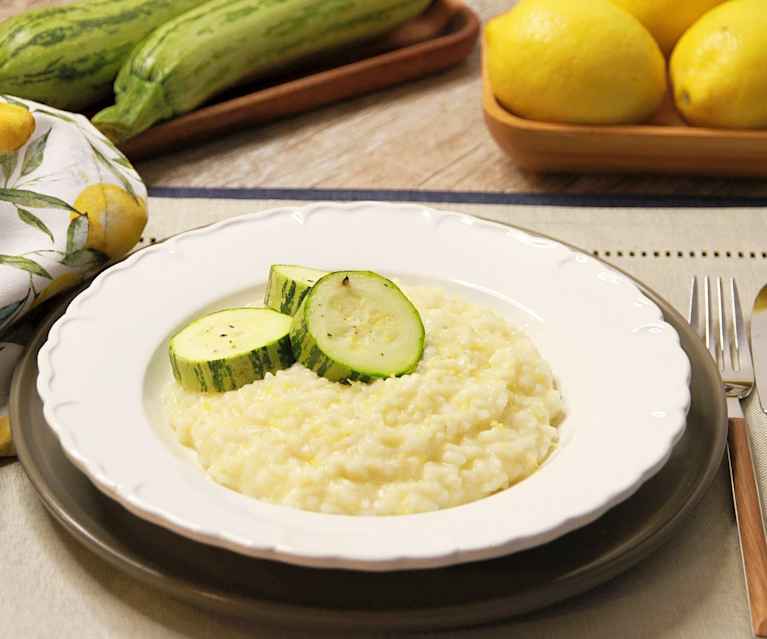 Risoto ao limone com abobrinhas no vapor