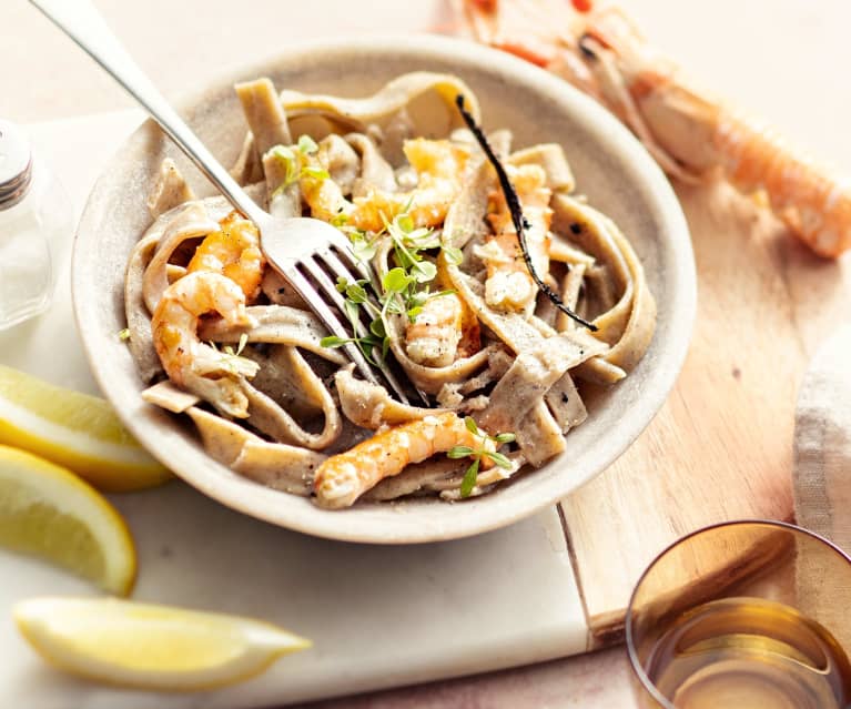 Tagliatelle de riz à la vanille et aux langoustines