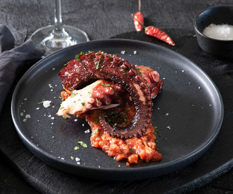 Pulpo a la plancha con salsa a la Arrabiata