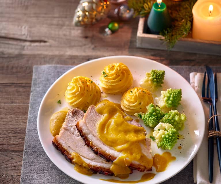 Glasierter Schinkenbraten mit Herzoginkartoffeln und Romanesco