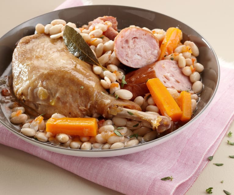 Judías blancas con confit de pato (Cassoulet au confit de canard)