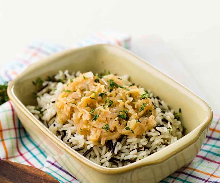 Arroz selvagem com couve e cebola caramelizadas Arroz selvagem com couve e cebola caramelizadas