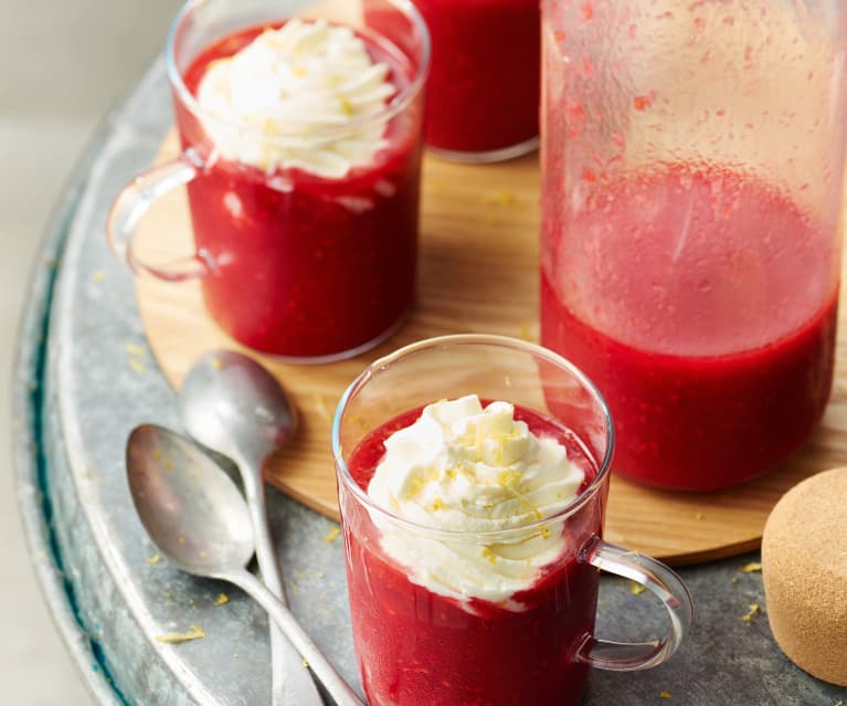 Soupe de framboises, crème Chantilly au citron