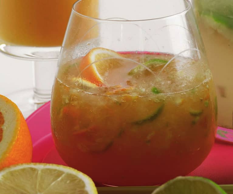 Caipirinha de tangerina e lima