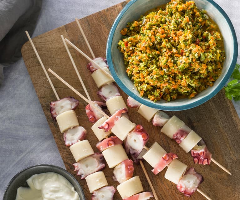 Brocheta de pulpo con ensalada de brócoli y mayonesa de jengibre