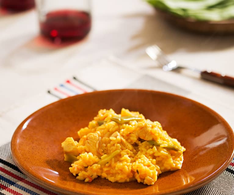 Arroz con pollo en adobo y judías verdes