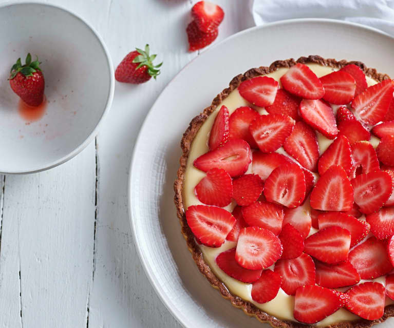 Tarta de crema pastelera y fresas