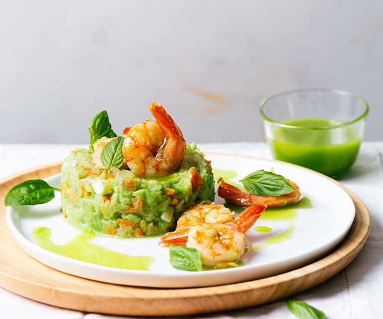 Salată cu avocado și crevete sotate Salată cu avocado și crevete sotate