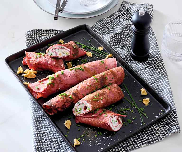Rote-Bete-Pfannkuchen mit Ziegenfrischkäse Rote-Bete-Pfannkuchen mit Ziegenfrischkäse
