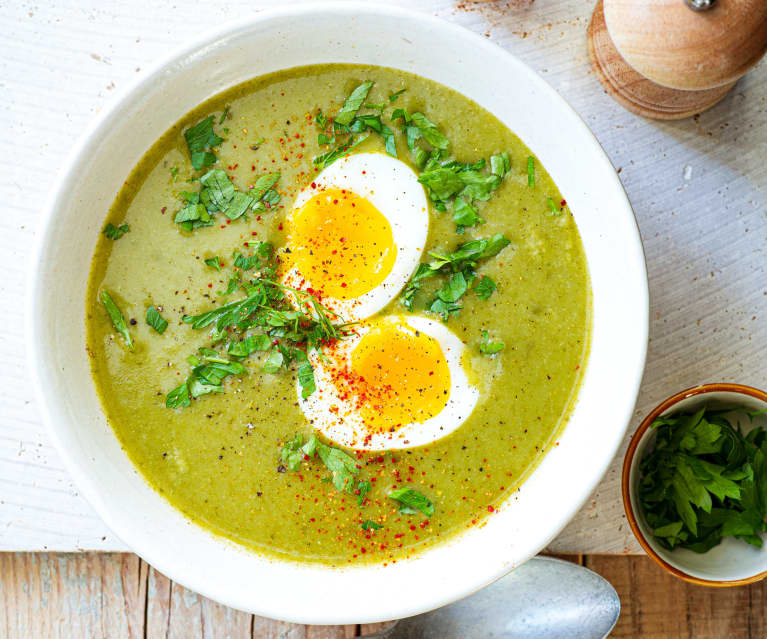 Velouté de roquette, pommes de terre et œuf mollet