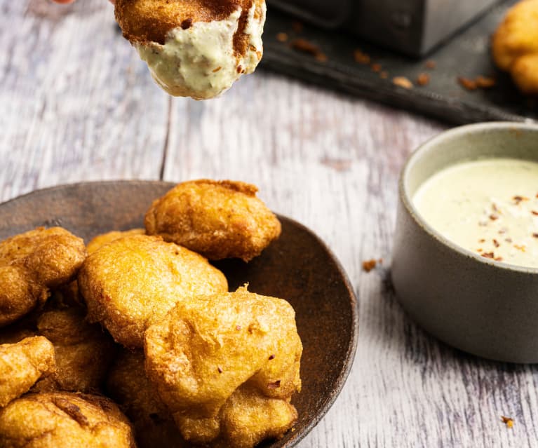 Nuggets de pollo con dip de parmesano