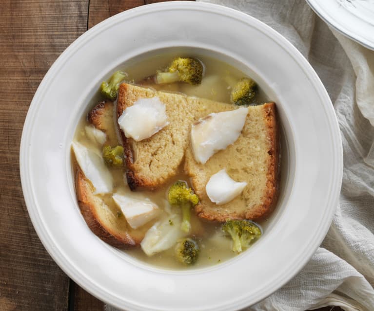 Caldo de bacalhau e brócolos