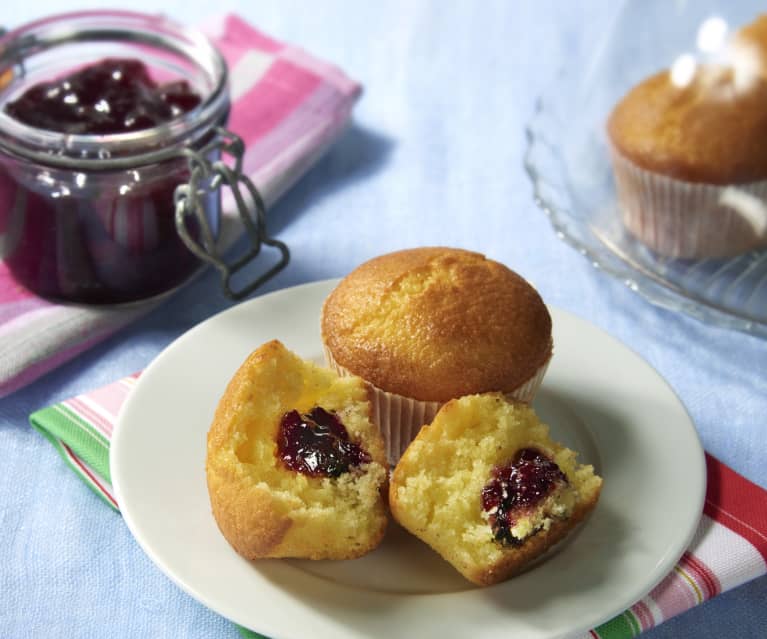 Magdalenas con corazón de mermelada (sin gluten)