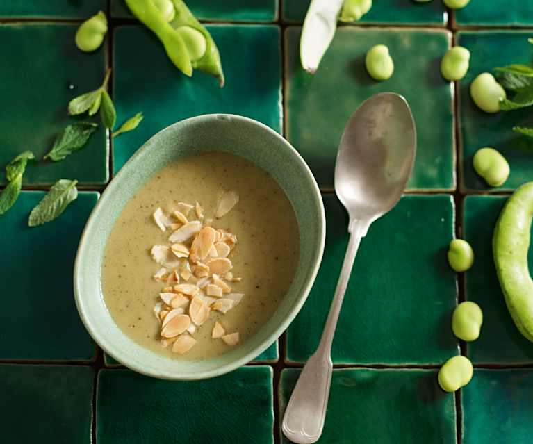 Sopa de favas e hortelã Sopa de favas e hortelã