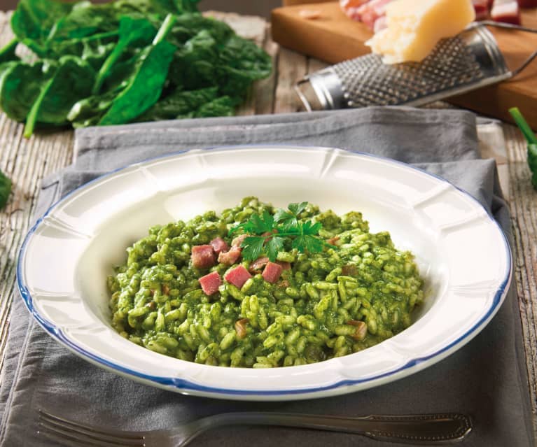 Risotto verde con spinaci e pancetta