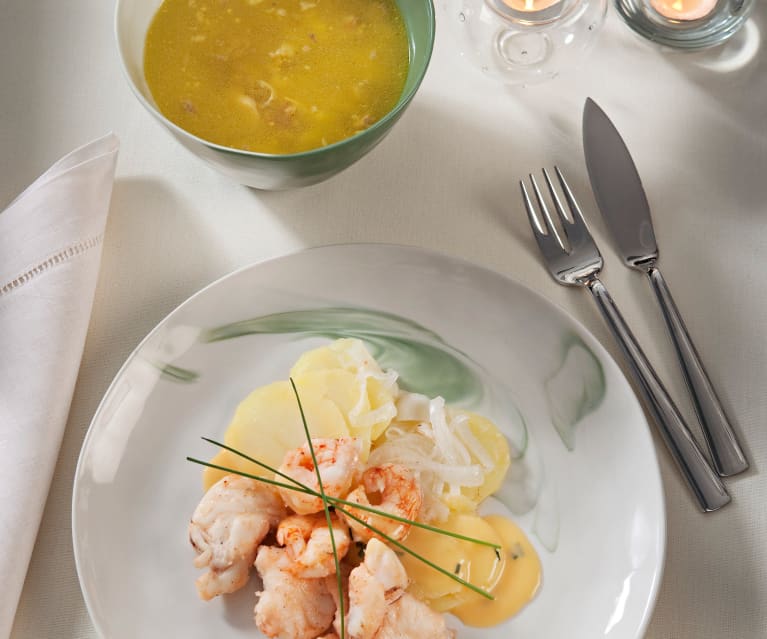 Menú: Sopa de picadillo. Rape con gambón, patata panadera y salsa de naranja