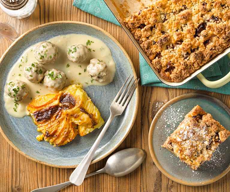 Menü: Faschierte-Bällchen mit Rahmsauce und Erdäpfel-Kürbisgratin; Zwetschkenkuchen