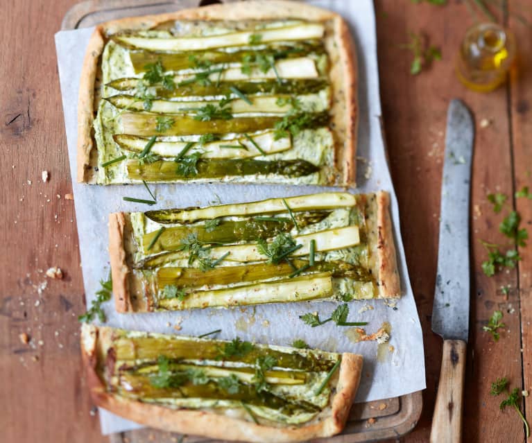 Tarte fine aux asperges et à la ricotta