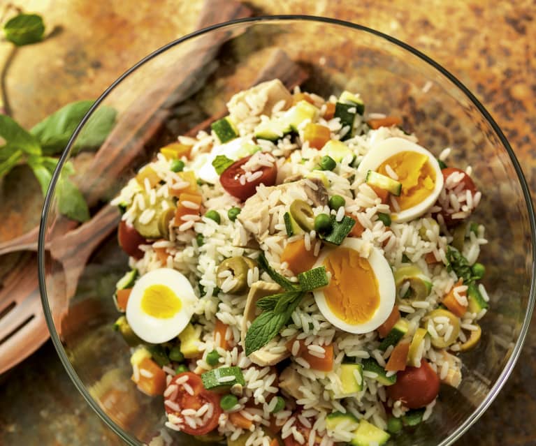 Salade de riz au thon et aux œufs