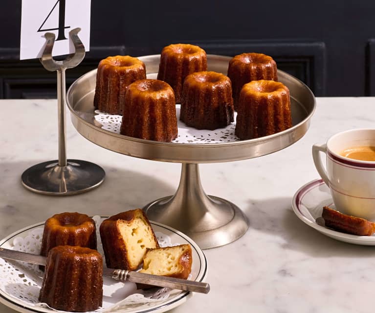 French vanilla canelé