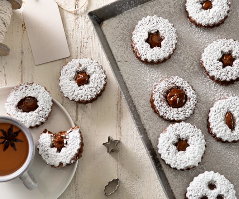 Galletas linzer de chocolate y dulce de leche