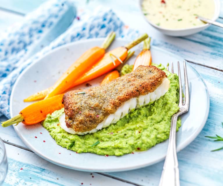 Poisson en croûte d'estragon, carottes nouvelles et purée de petits pois