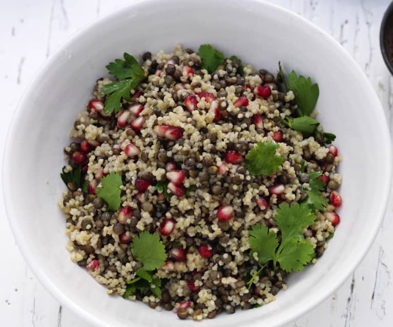 Salada de milho painço, lentilhas e romã