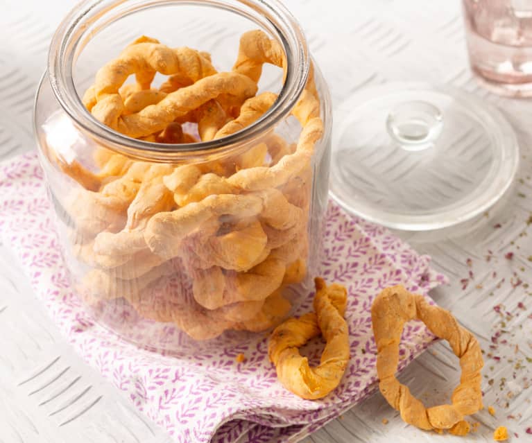 Rosquillas de pan con tomate y orégano