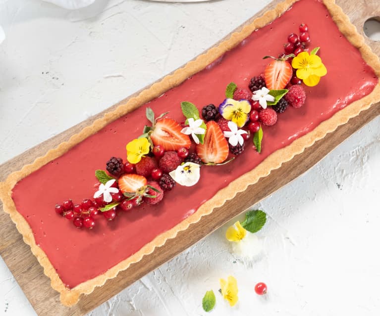 Tarta de chocolate blanco con frambuesa y frutos rojos