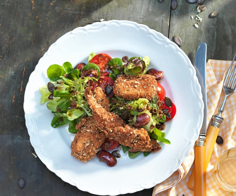 Backhendlsalat mit Kürbiskernen