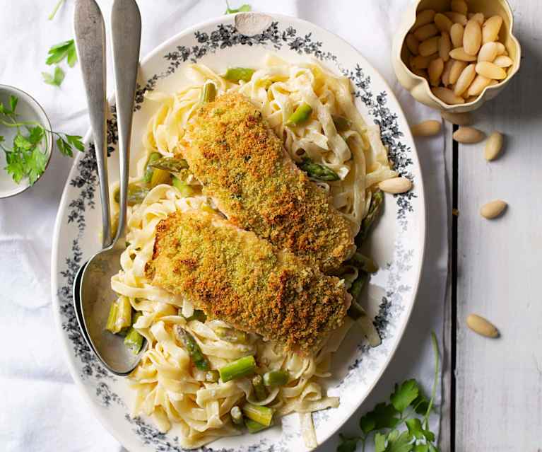 Saumon en croûte d'amandes et pappardelle aux asperges Saumon en croûte d'amandes et pappardelle aux asperges