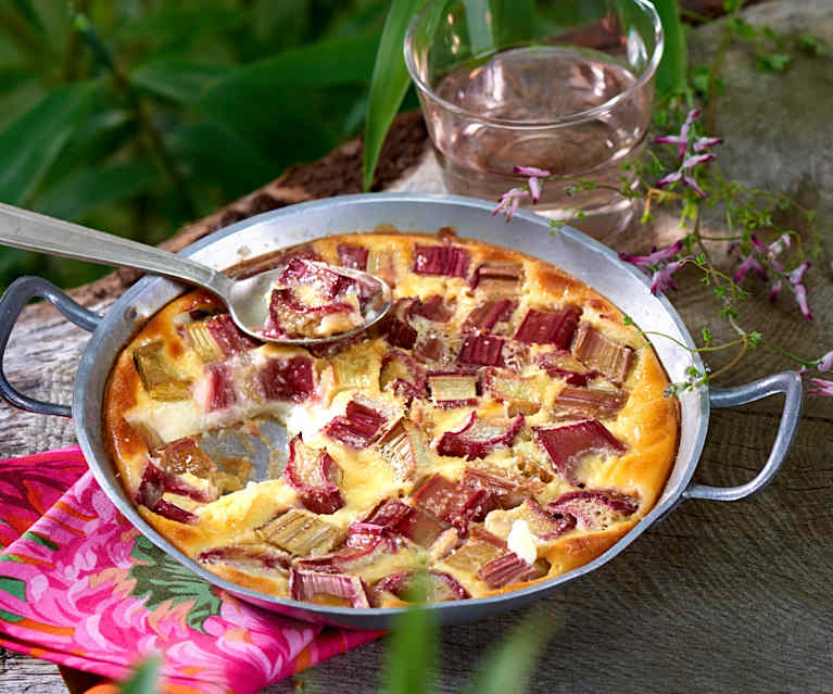 Clafoutis au fromage blanc, rhubarbe et safran Clafoutis au fromage blanc, rhubarbe et safran
