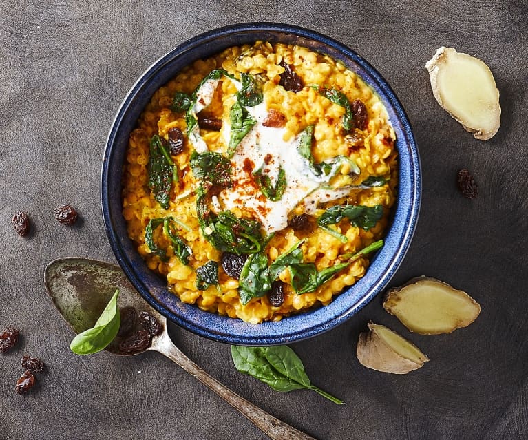 Dahl di lenticchie, spinaci e latte di cocco