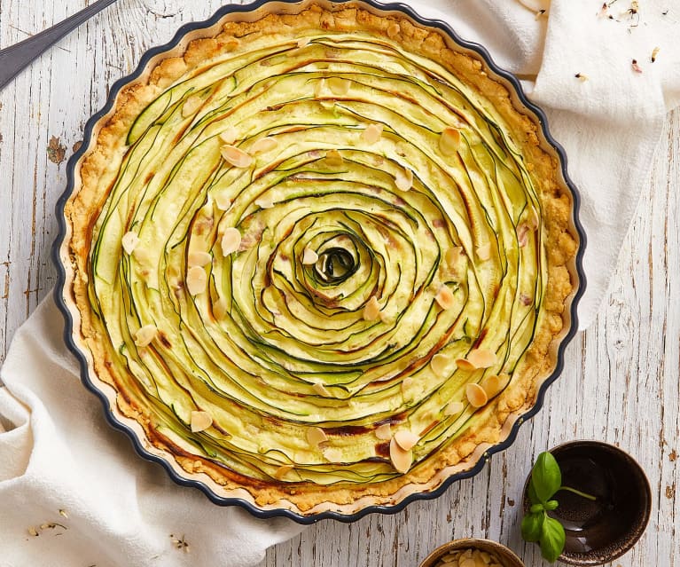 Crostata salata alle mandorle con zucchine