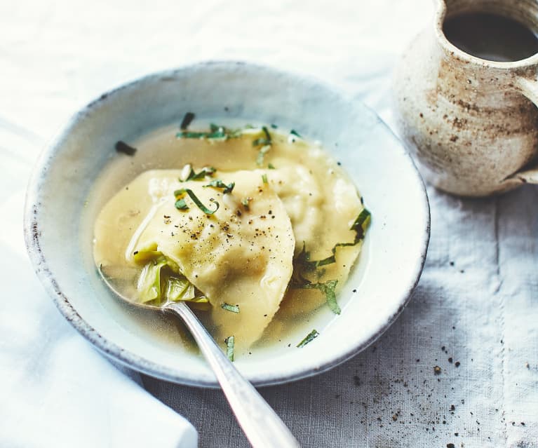 Ravioli de poireau, bouillon au citron